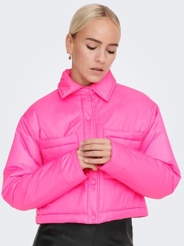 ONLY Демисезонная куртка 'Cassidy' в Ярко-розовый