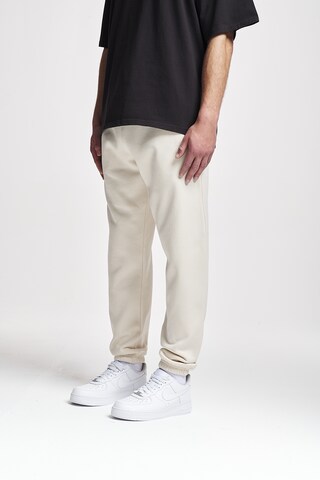 Urban Classics Regular Pants in White: front