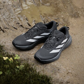 Chaussure de course 'Tracefinder Plus' ADIDAS TERREX en noir