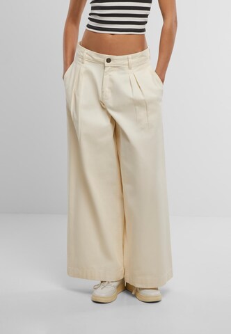 Urban Classics Wide leg Jeans in White: front