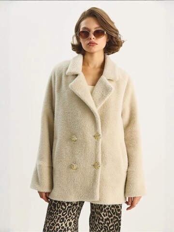 Bianco Lucci Between-Seasons Coat in Beige: front