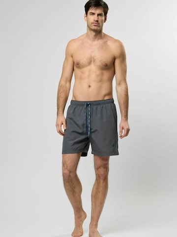 MCS Badeshorts 'Garland' i grå