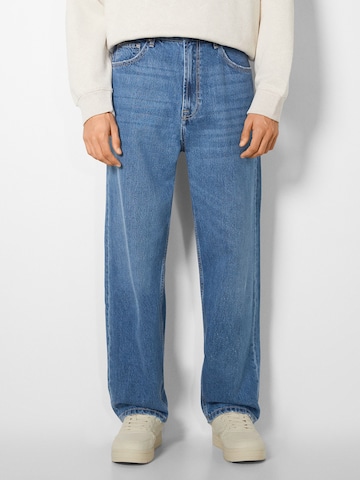 Bershka Loosefit Jeans in Blauw: voorkant