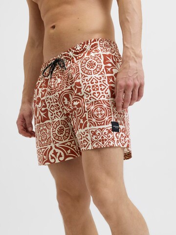 Shorts de bain JACK & JONES en rouge