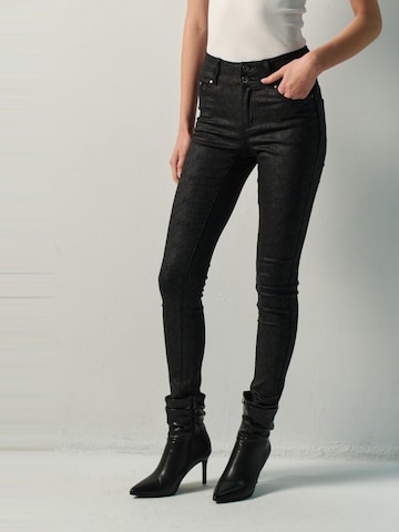 Skinny Jeans di KOROSHI in nero: frontale
