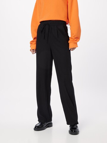 VERO MODA Loose fit Pleat-Front Pants 'JESMILO' in Black: front