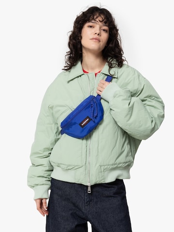 EASTPAK Ľadvinka 'Springer Powr' - Modrá