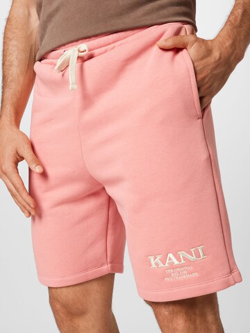 Karl Kani Regular Shorts in Pink