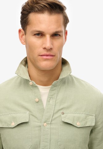 Coupe regular Chemise 'The Merchant Store' Superdry en vert