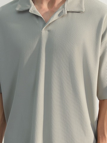 Trendyol Shirt in Grey