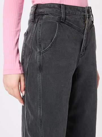 HOLLISTER Loosefit Jeans in Zwart