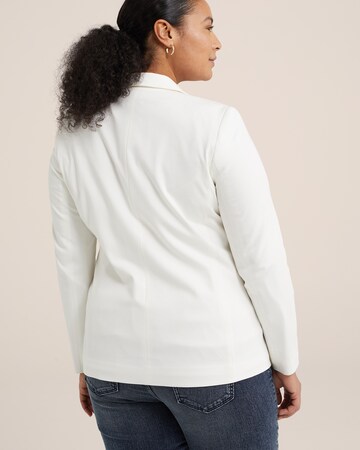 Blazer di WE Fashion in bianco
