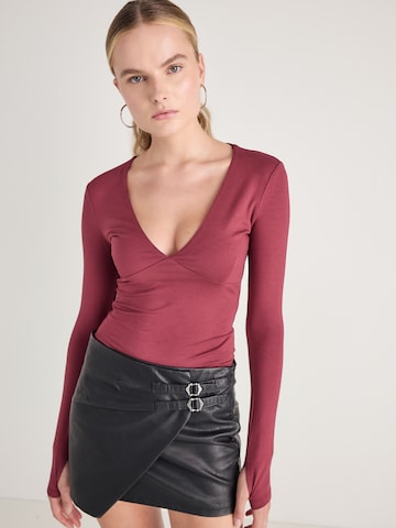 T-shirt Gina Tricot en rouge