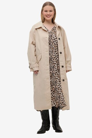 Studio Untold Between-Seasons Coat in Beige: front