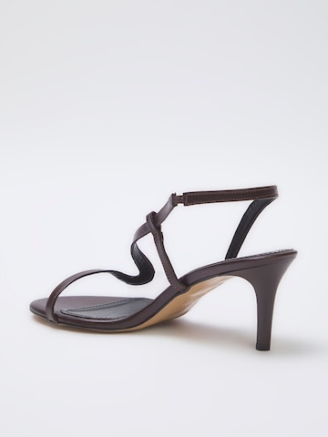 Trendyol Sandale in Braun