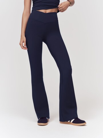 Osia Flared Leggings i blå: forside