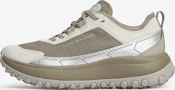 Baskets basses TOMMY HILFIGER en gris : devant