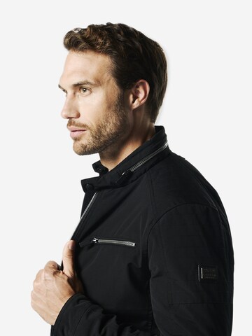 Giacca di mezza stagione di KOROSHI in nero