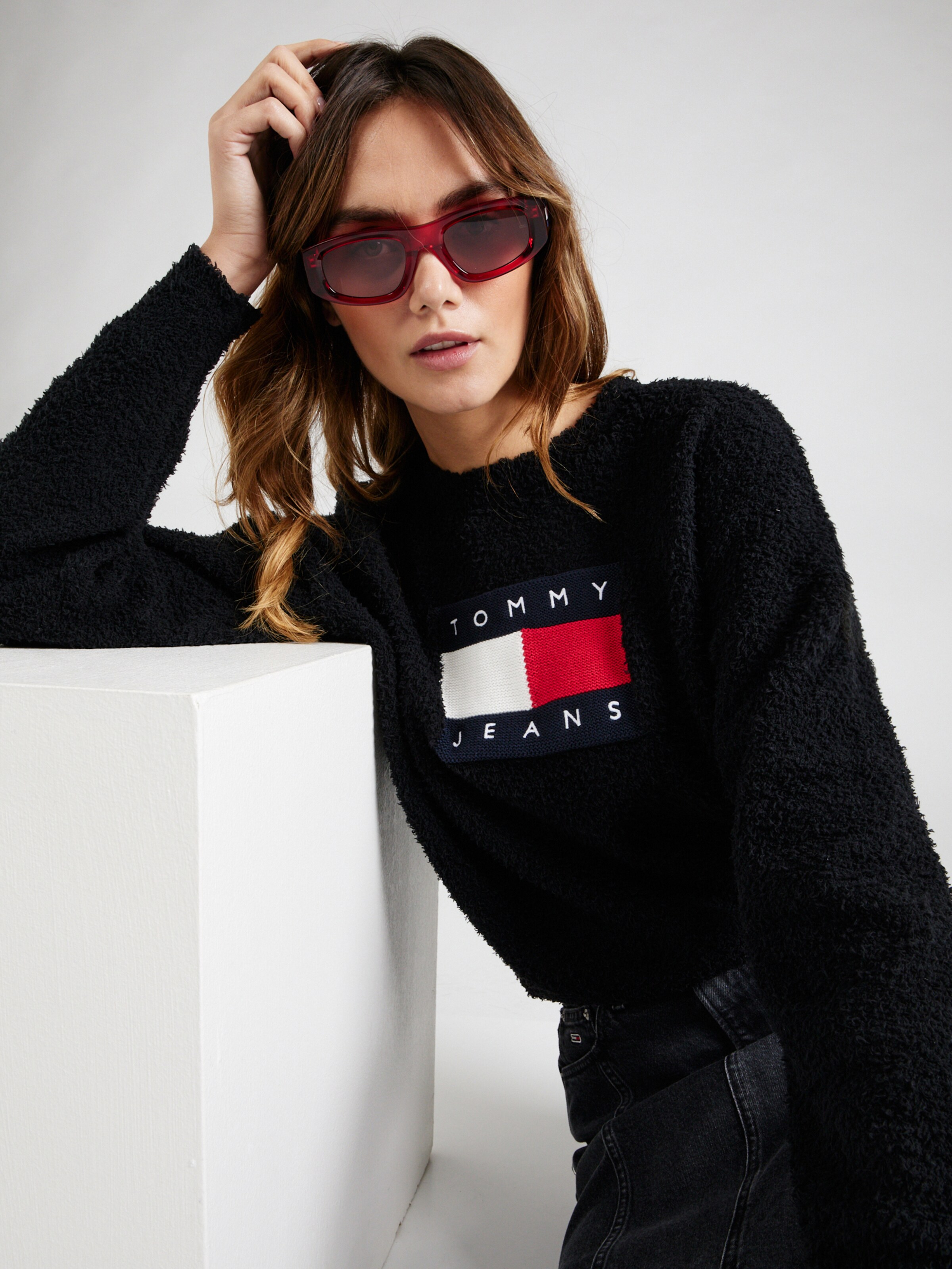 Tommy Jeans Sweater in Black ABOUT YOU