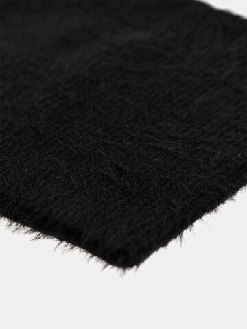 GUESS Beanie in Black