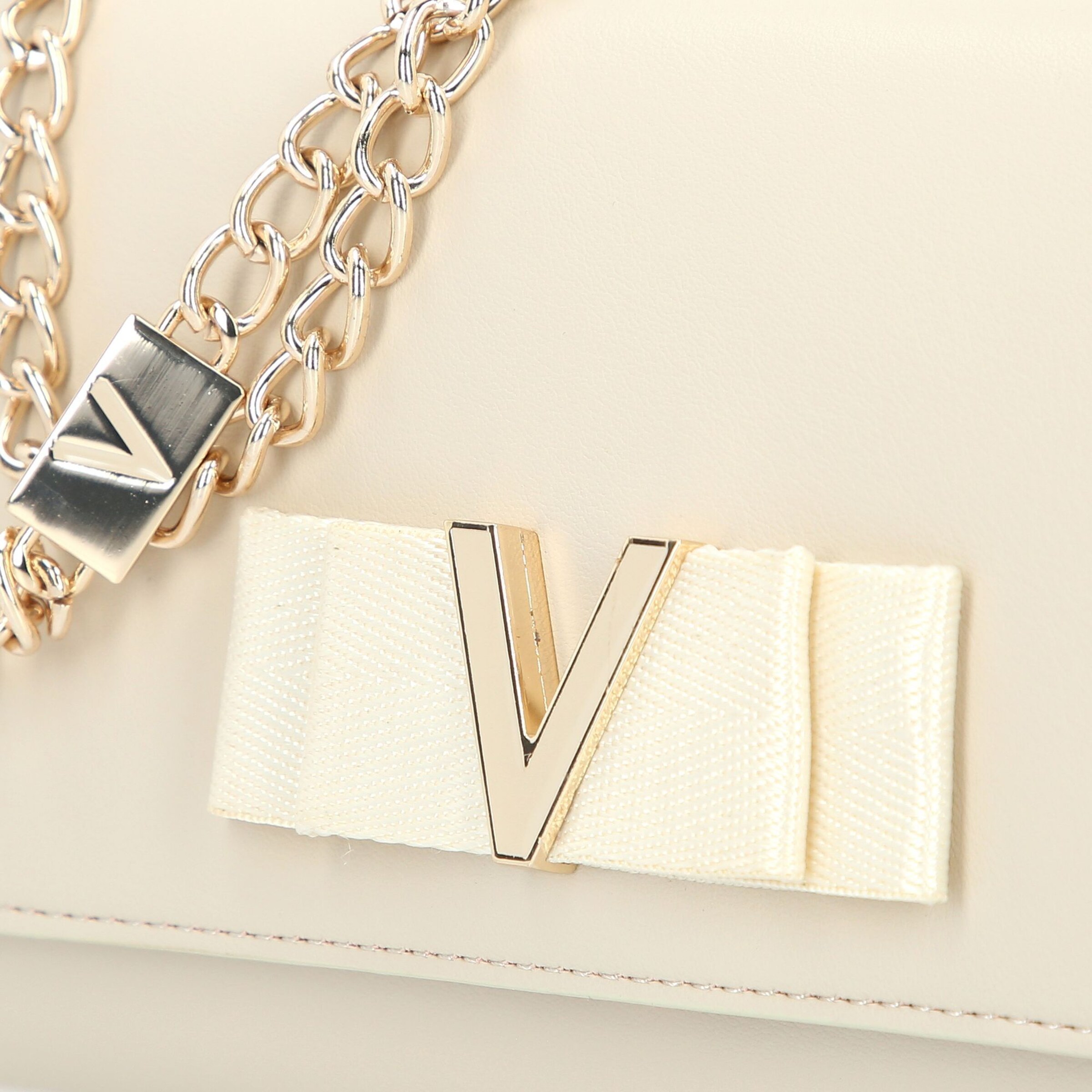 Pochette 'Whitney' di VALENTINO in bianco