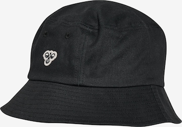 Hummel Hat in Black: front