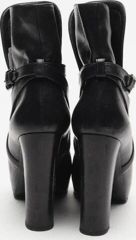 PRADA Stiefeletten 40 in Schwarz