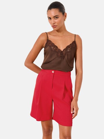 Lipsy Loosefit Shorts in Rot: Vorderseite