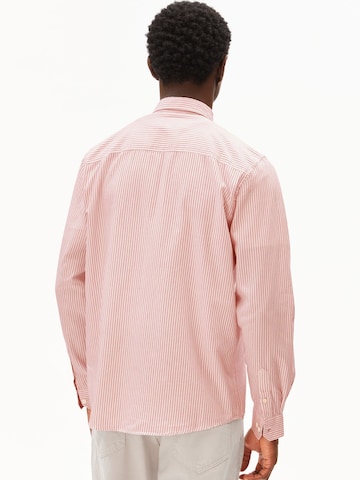 ARMEDANGELS Regular fit Overhemd ' QUAASA' in Rood