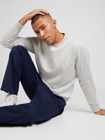 WEEKDAY Sweatshirt in Grau