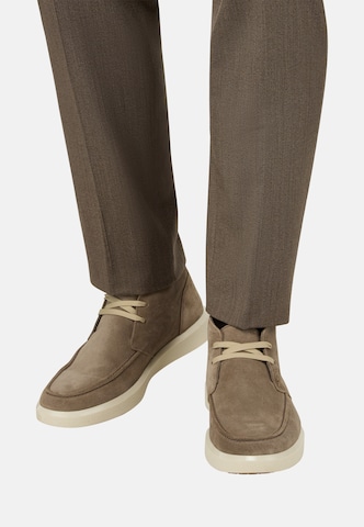 Boggi Milano Chukka boots 'Cirrus' in Beige: front