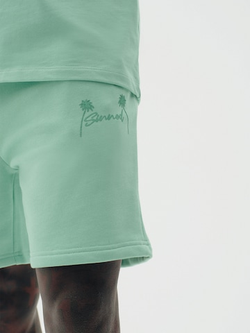 Sinned x ABOUT YOU Loosefit Shorts 'Finn' in Grün