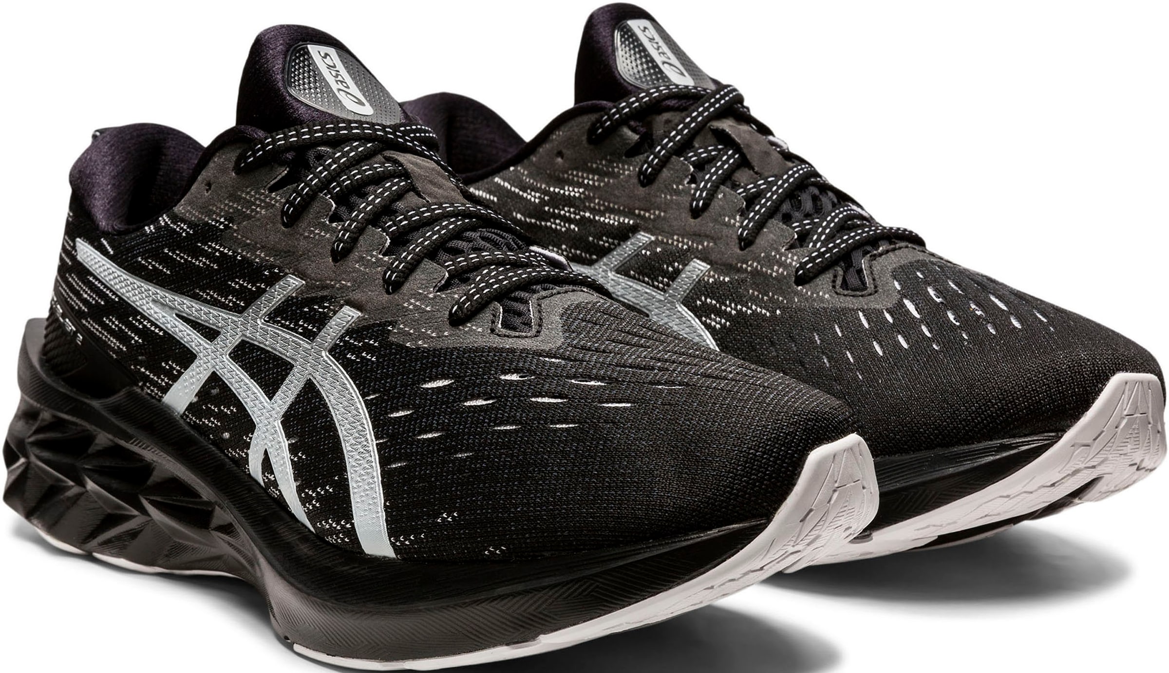 Купить Кроссовки Asics Novablast 2