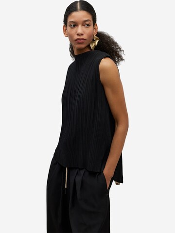 Adolfo Dominguez Top in Black: front