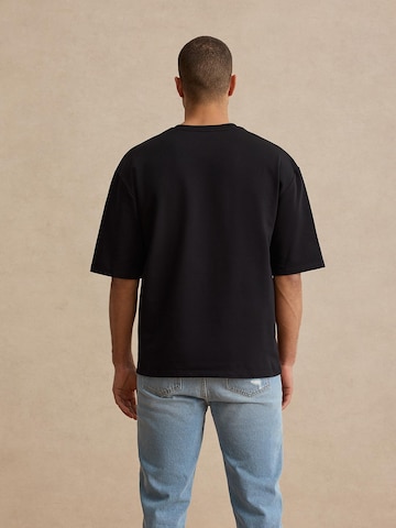 DAN FOX APPAREL Тениска 'Jean' в черно