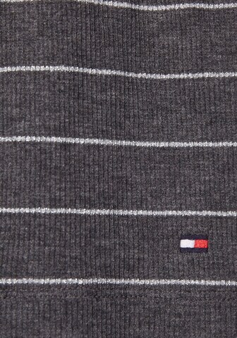 TOMMY HILFIGER Pullover in Grau