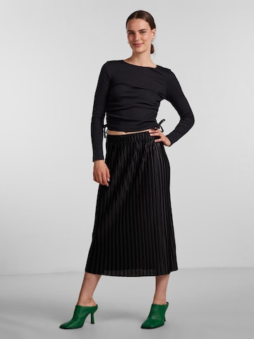 PIECES Skirt 'NOELLE' in Black