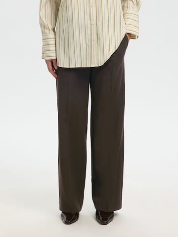 Pantalon à plis SELECTED en marron : devant