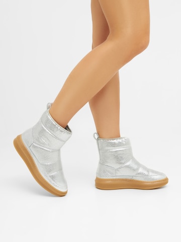 Ivylee Copenhagen Snow Boots 'Moon' in Silver