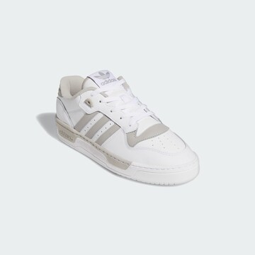 Baskets basses 'Rivalry' ADIDAS ORIGINALS en gris