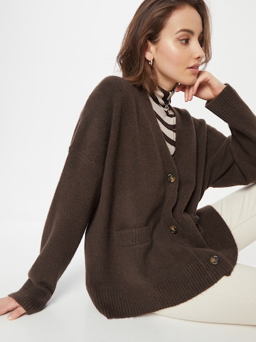 Cardigan oversize Monki en marron