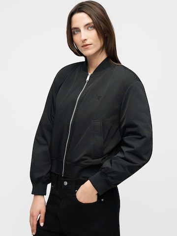 Calvin Klein Jeans Regular Jacke 'ESSENTIAL' in Schwarz