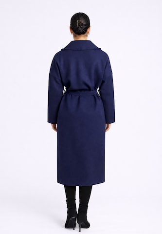 Elara Mantel in Blau