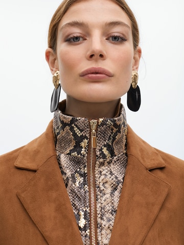 Lola Casademunt Blazers in Bruin