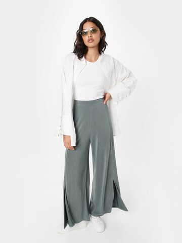 Wide leg Pantaloni 'Caro' di ABOUT YOU in verde