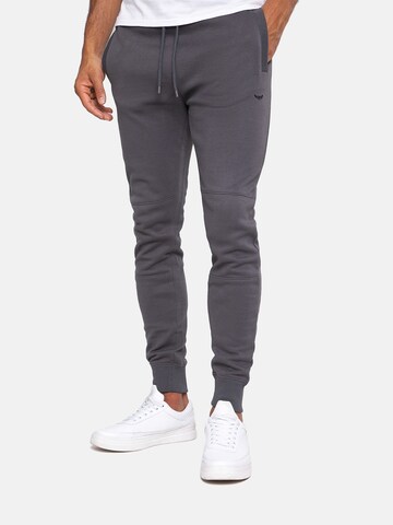 Effilé Pantalon Threadbare en gris : devant