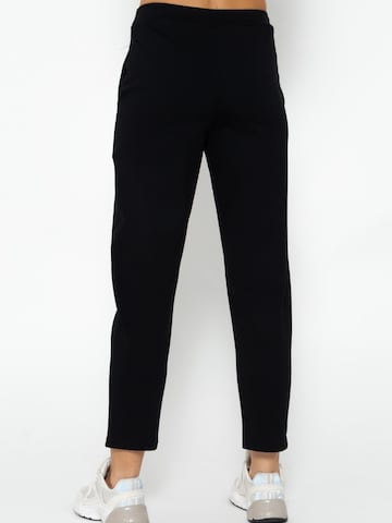 SASSYCLASSY Regular Chinohose in Schwarz