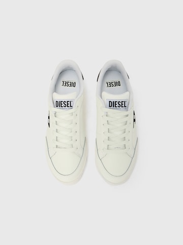 DIESEL Låg sneaker 'LEO' i vit