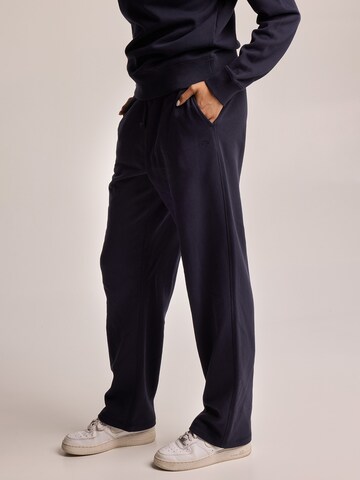 America Today Regular Broek in Blauw: voorkant