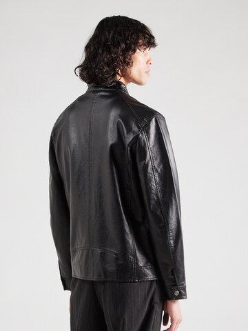 GUESS Between-Season Jacket in Black